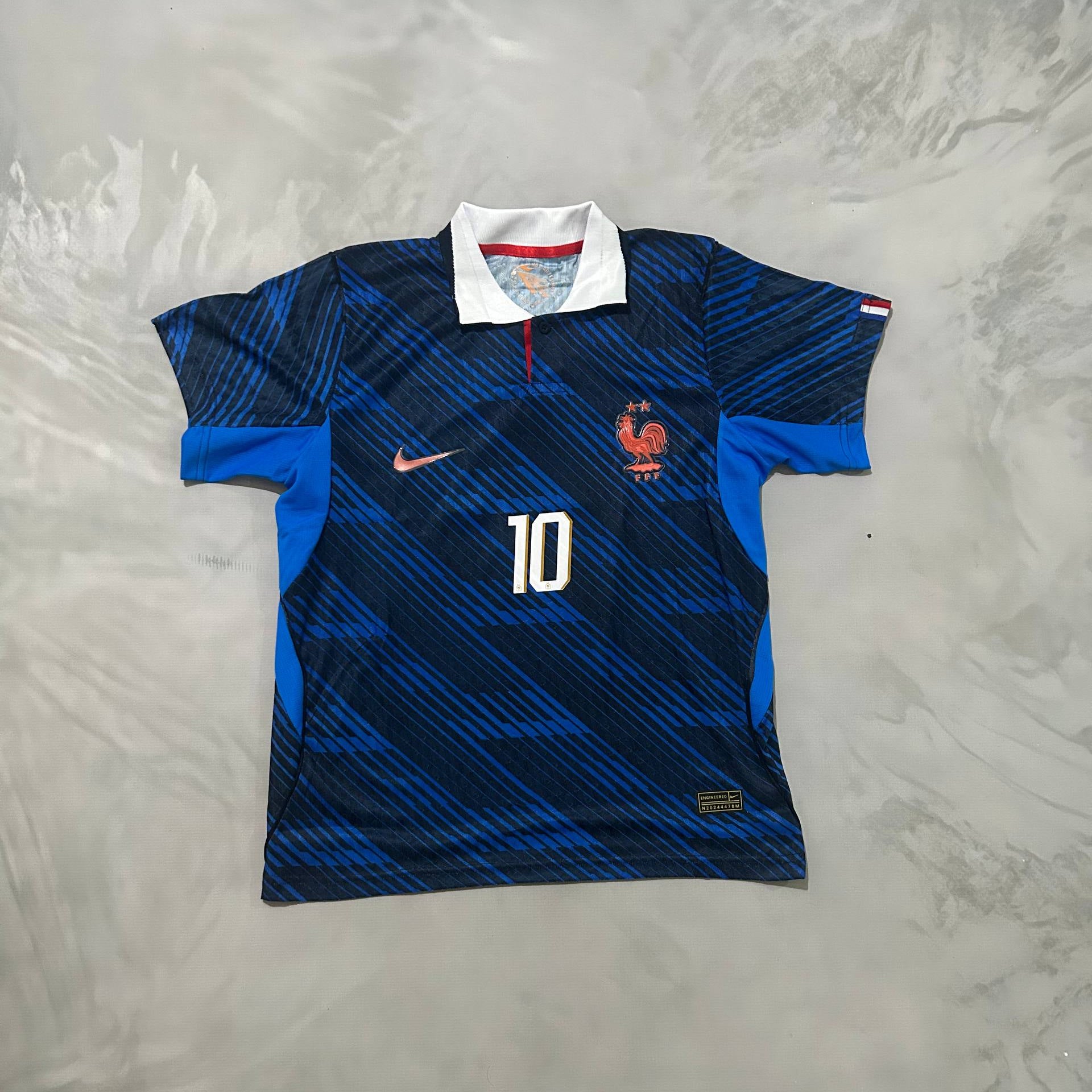FRANCIA LOCAL MBAPPE TERMOSELLADA
